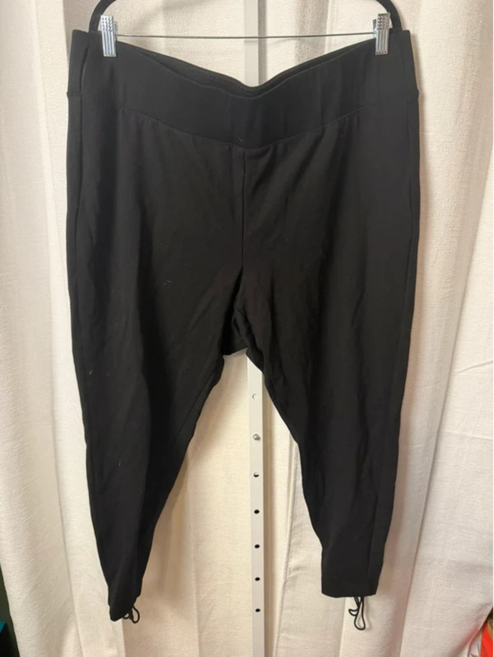 Torrid pixie ponte pants size 3